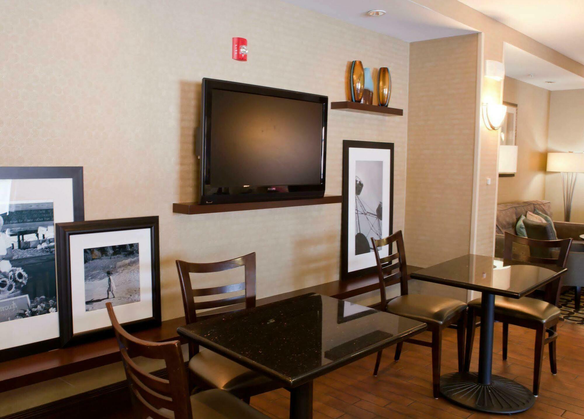 Hampton Inn North Brunswick Nj Exterior foto
